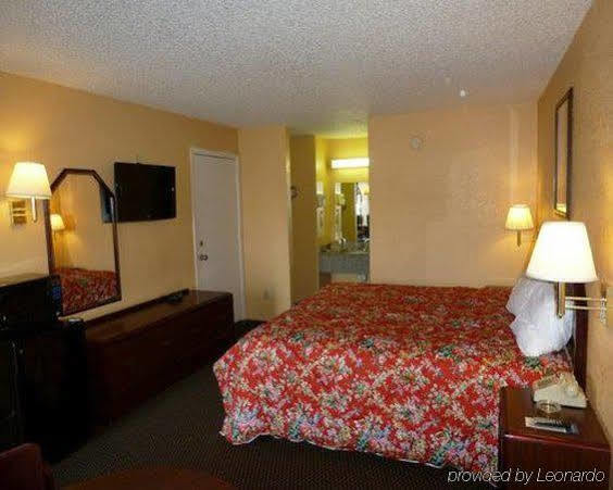 Redwood Inn - White Hall ภายนอก รูปภาพ