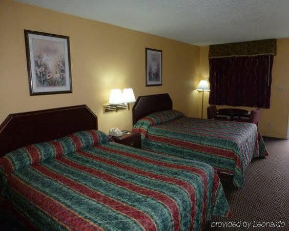 Redwood Inn - White Hall ภายนอก รูปภาพ